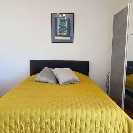 Coquet Climatisé Avec Balcon Et Wi-fi Près Du Parc à - Fr-1-553-242 Apartamento *