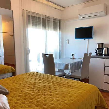 Coquet Climatisé Avec Balcon Et Wi-fi Près Du Parc à - Fr-1-553-242 Apartamento